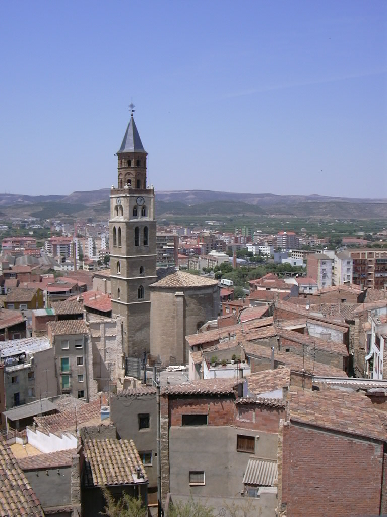 Vista de Fraga con la iglesia de San Pedro