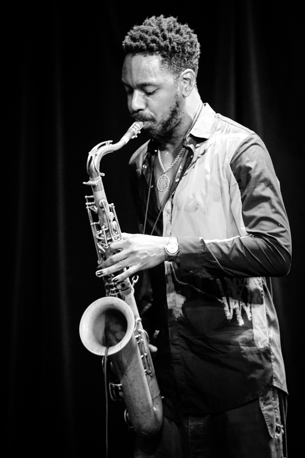 Shabaka Hutchings con Sons of Kemet en 2018