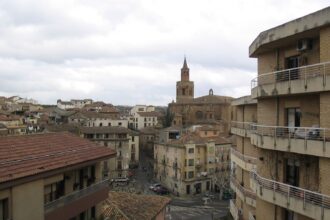 Vista de Barbastro con su catedral